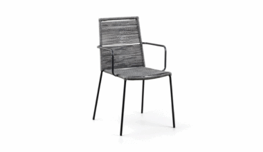 outdoor chairs with armrests